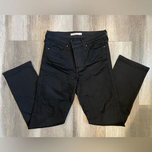 Levi’s 314 Shaping Straight Jean